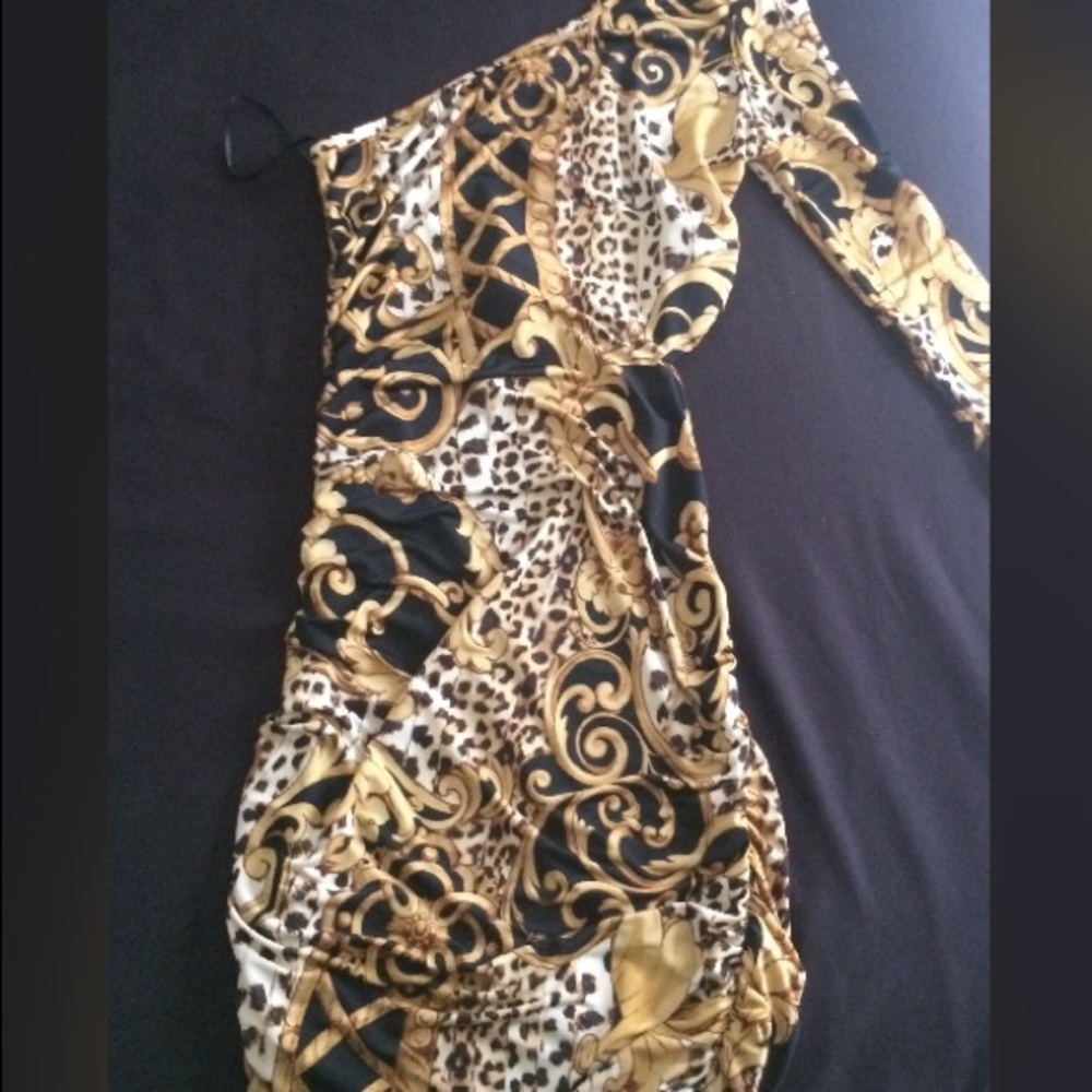 One shoulder dress